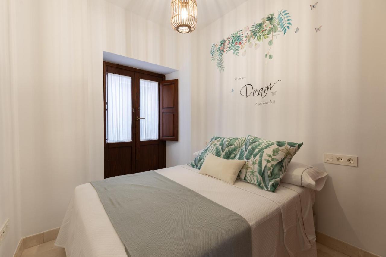 Apartamentos Nuria 19 Granada Exterior photo